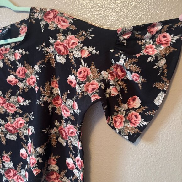 Pink and Black Floral Blouse with fun 3/4 length sleeves - Bobeau - XL - Picture 4 of 4